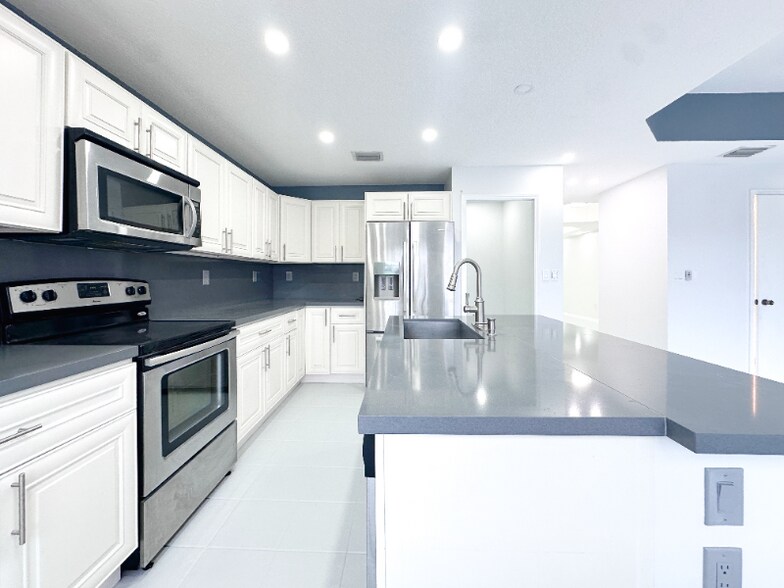 Building Photo - 3087 SW 153rd Path