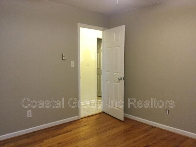Building Photo - 4318 Dunning Rd
