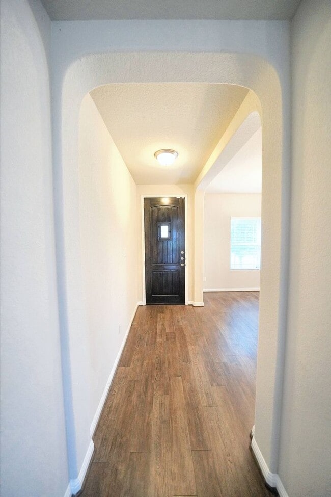 Building Photo - Beautiful Rental in Converse! Realtor Comm...