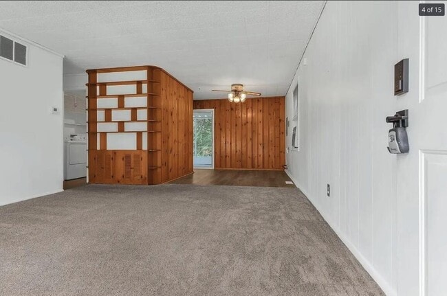 Building Photo - 1644 Eastbrook Dr S