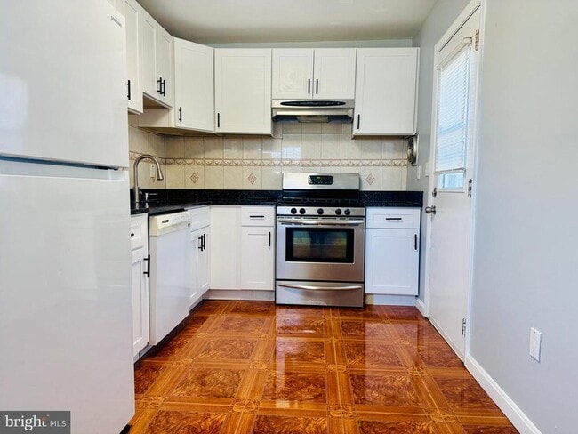 Building Photo - 2 Durness Ct