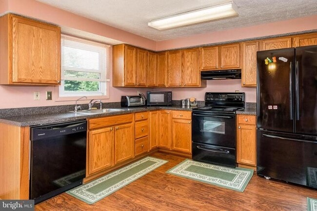 Building Photo - 46 Running Brooke Dr