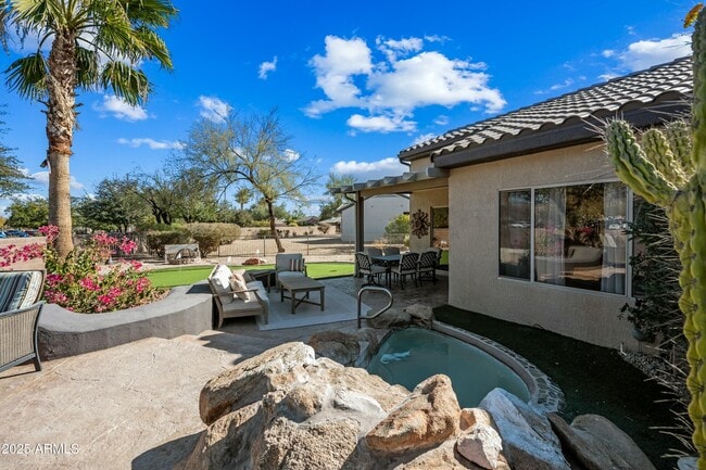 Building Photo - 15996 W Mesquite Ct