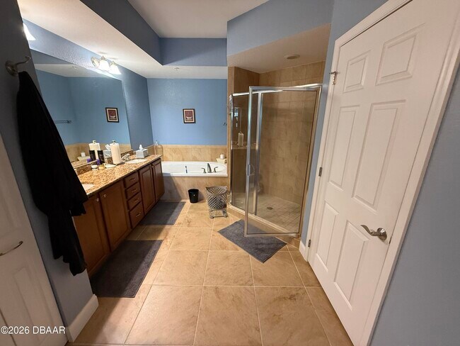 Building Photo - 2801 S Ridgewood Ave