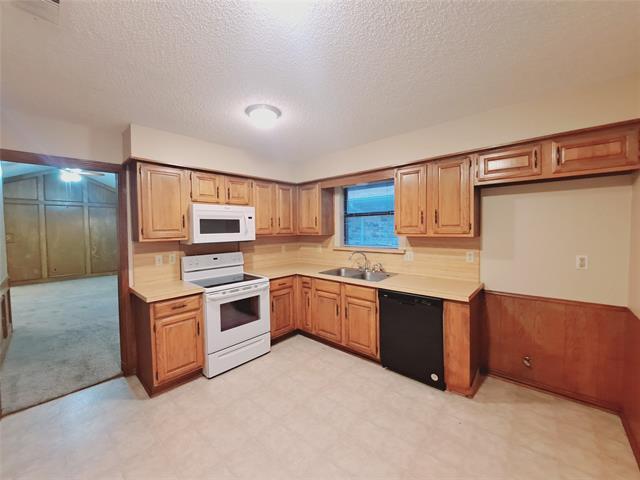 Building Photo - 3708 Roussillon Dr