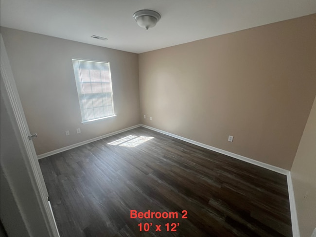 Building Photo - 101 Saint James Ct