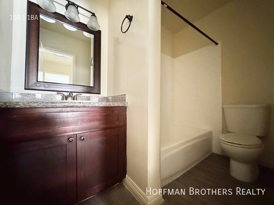 Building Photo - 20339 Saticoy St