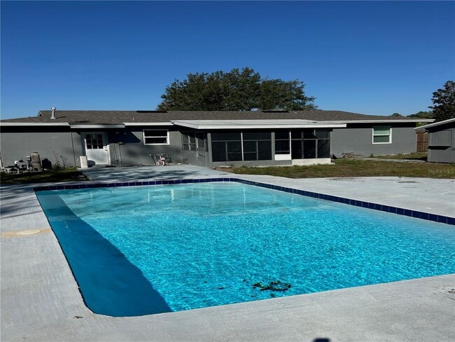 Building Photo - 1011 Gerona Ave