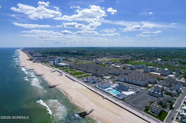 Building Photo - 5 Grant St