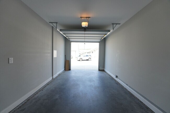 Building Photo - 282 Judson Wy