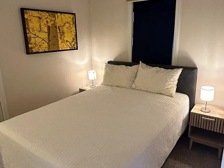 Building Photo - 333 W Main St