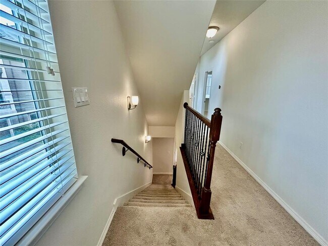 Building Photo - 1507 Peyton Oaks Pl