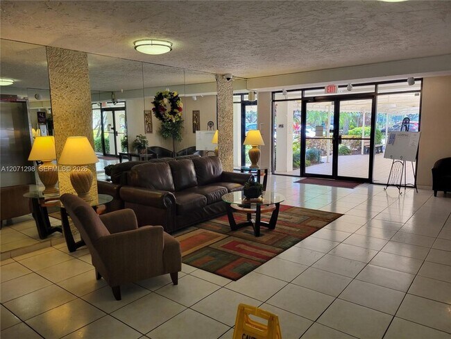 Building Photo - 3090 N Course Dr