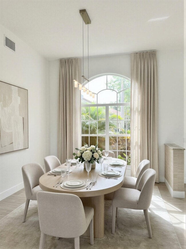 Building Photo - 10216 Lexington Estates Blvd