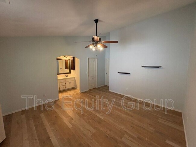 Building Photo - 3524 S Lincoln Ct