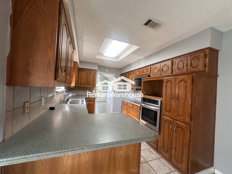 Building Photo - 616 Havencrest Dr