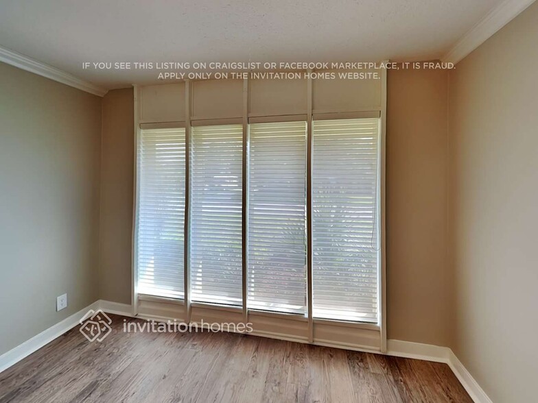Building Photo - 8652 Villa San Jose Dr E