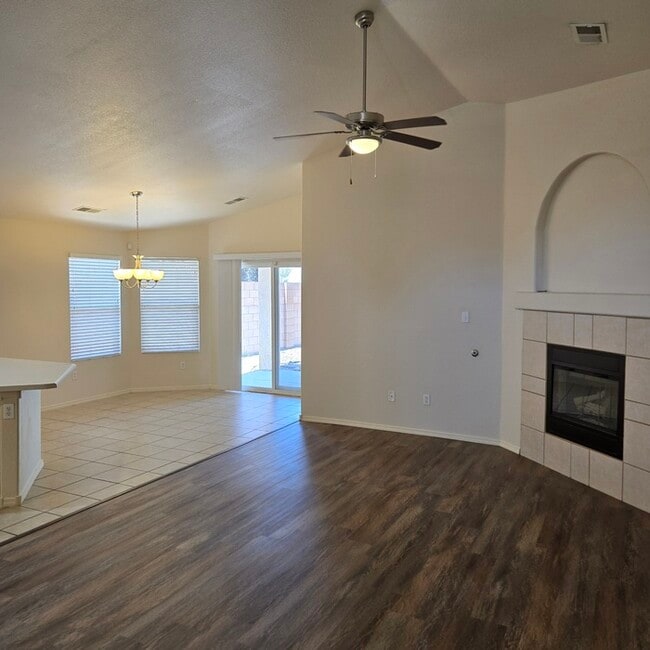 Building Photo - 669 Sunny Meadows Dr