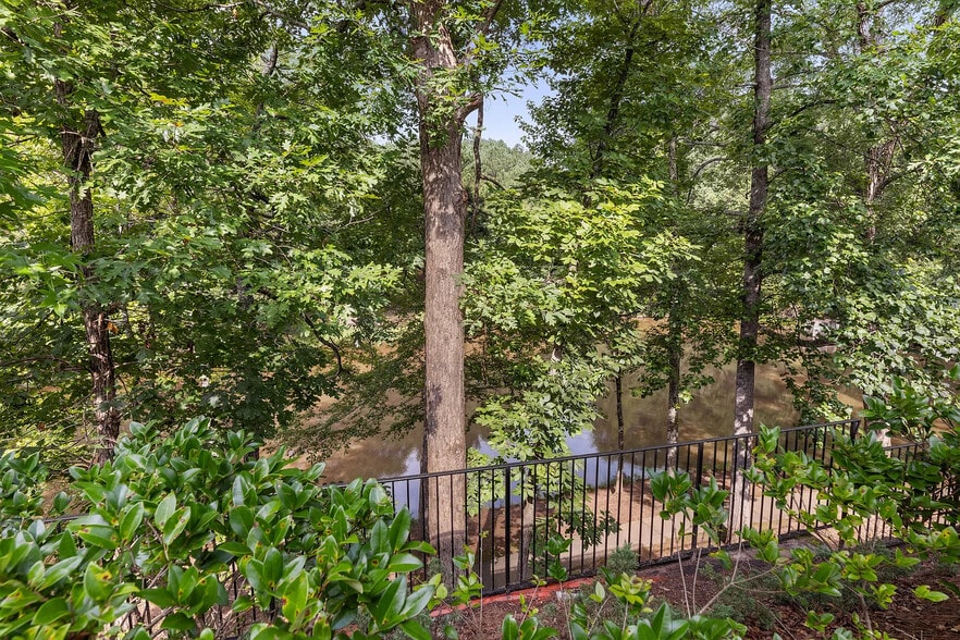 Building Photo - 1080 Whitestone Rdg