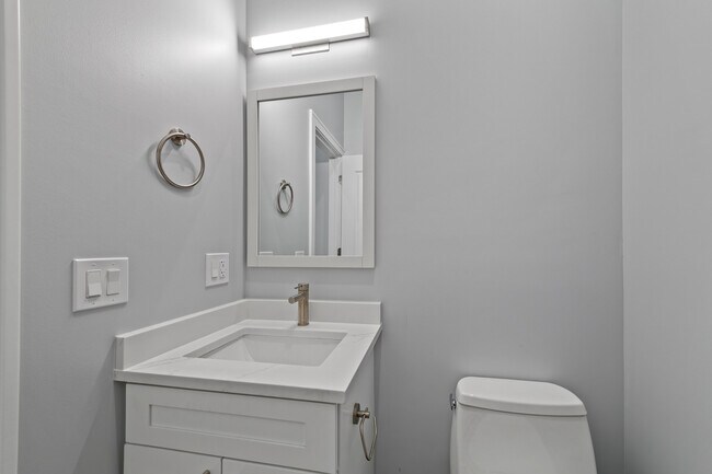 Building Photo - 1349 N Noble St