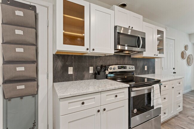 Building Photo - 3063 Cortez Dr