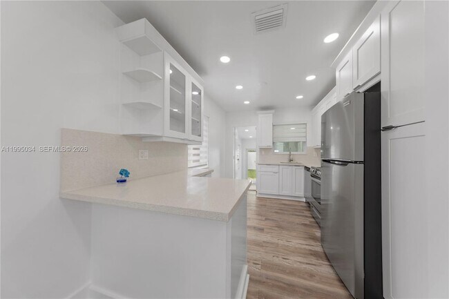 Building Photo - 5727 SW 3rd St