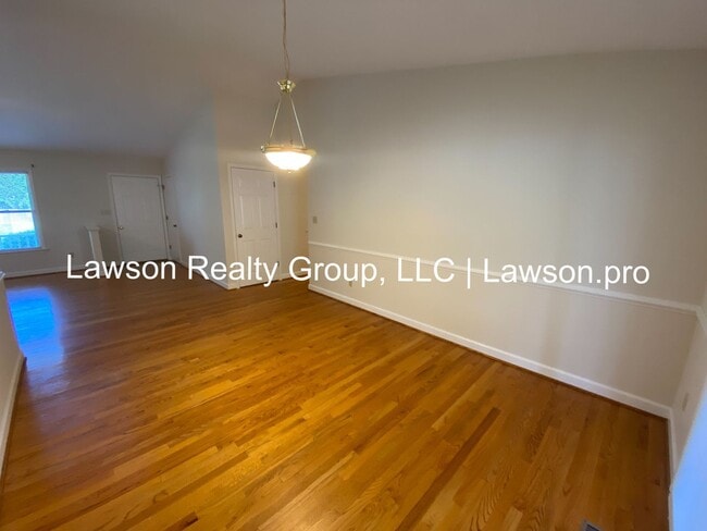 Building Photo - Spacious Hollins Four Bedroom w/ Finished Basement