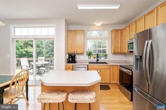 Building Photo - 662 Holly Hill Dr