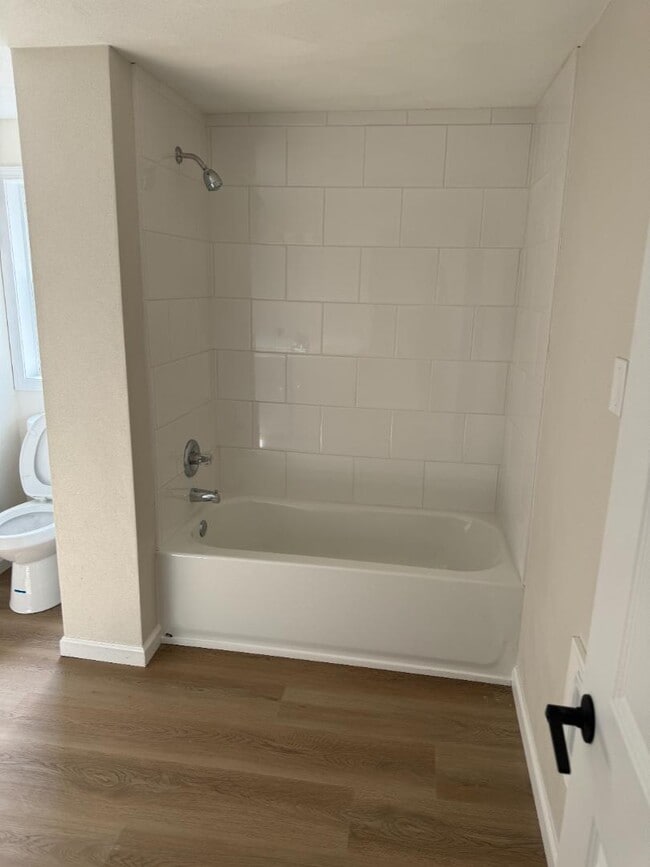 Building Photo - 103 Meadowlark Dr