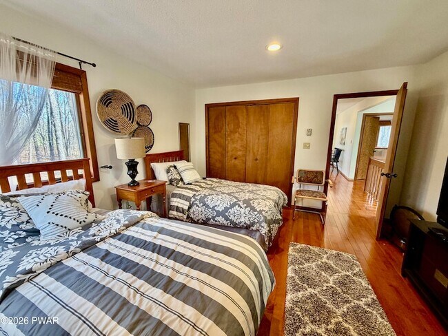 Building Photo - 811 Paddock Ct