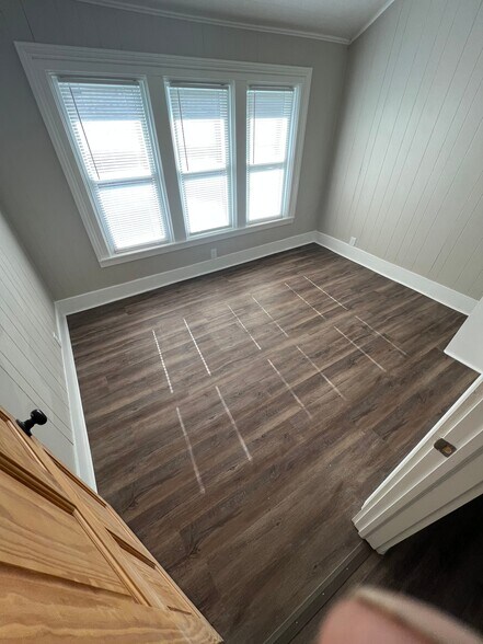 Building Photo - 571 Jefferson St