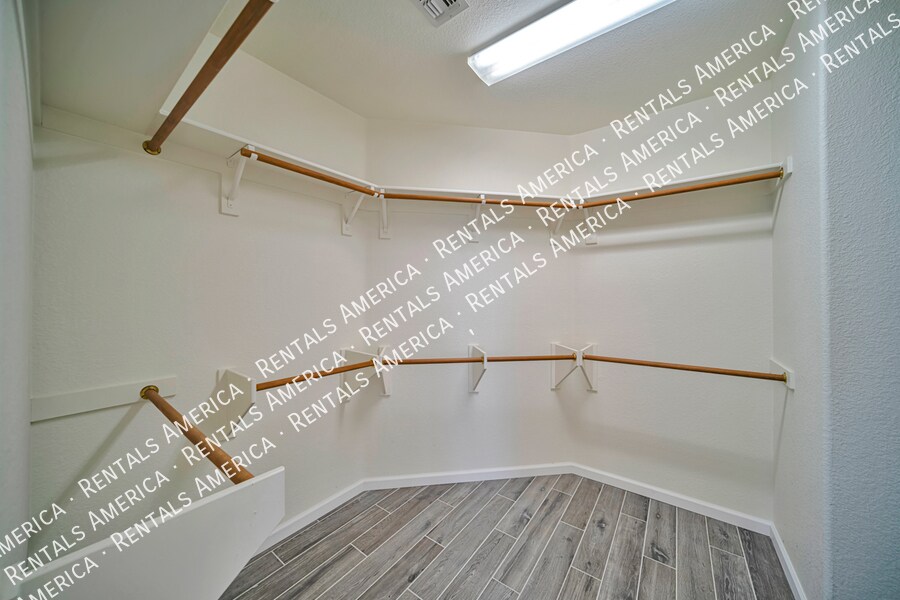 Building Photo - 12920 N Salt Cedar Dr