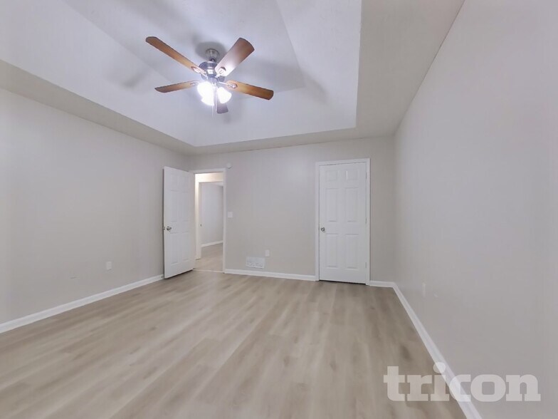 Building Photo - 2211 Ashton Dr