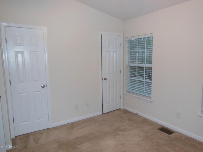 Building Photo - 3504 Summerlin Ln N