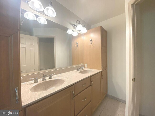 Building Photo - 199 Liberty Dr