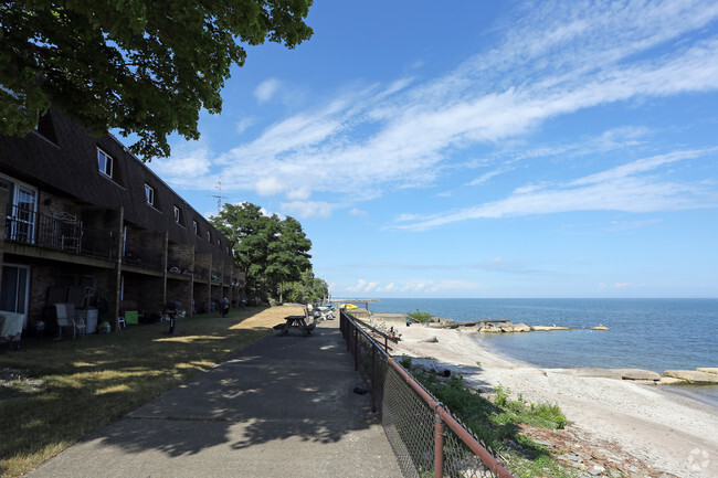  - Heron's Roost Apartments