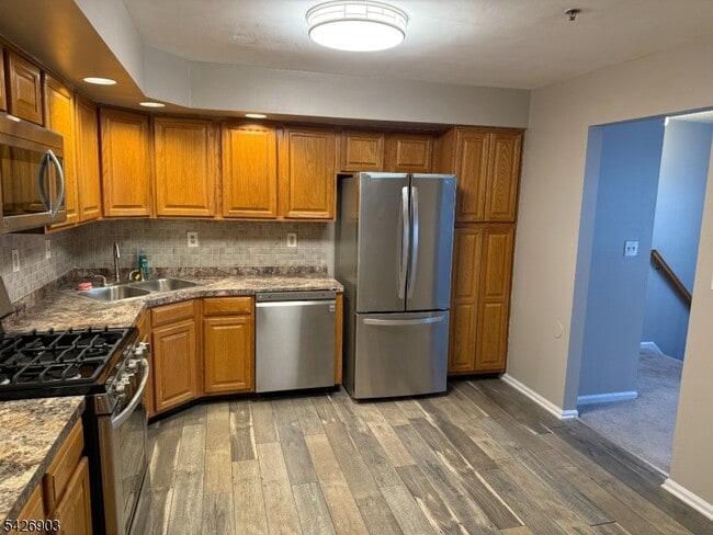 Building Photo - 31 Marrow St