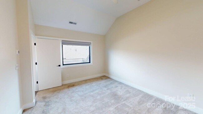 Building Photo - 1211 Minter Pl