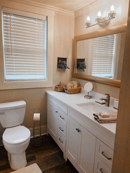 Building Photo - 222 Columbus Dr