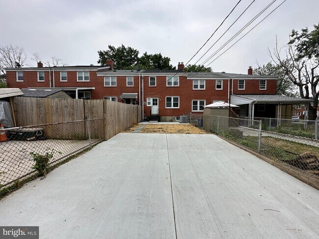 Building Photo - 1844 Trenleigh Rd