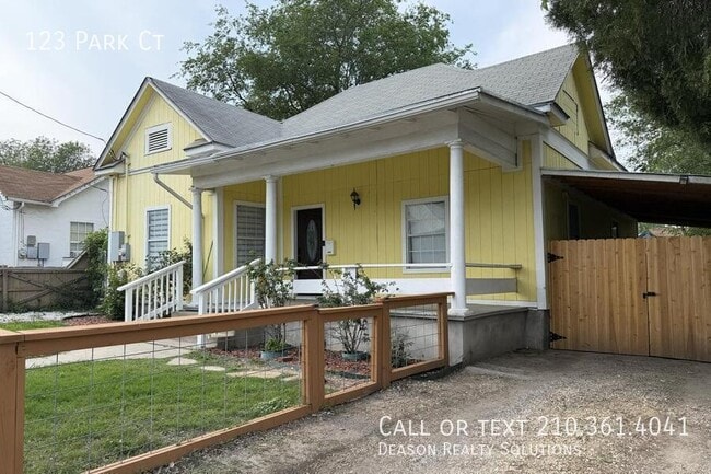 Building Photo - 123 Park Ct