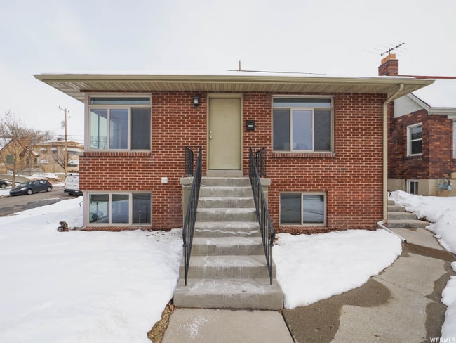 Building Photo - 2685 S Highland Dr