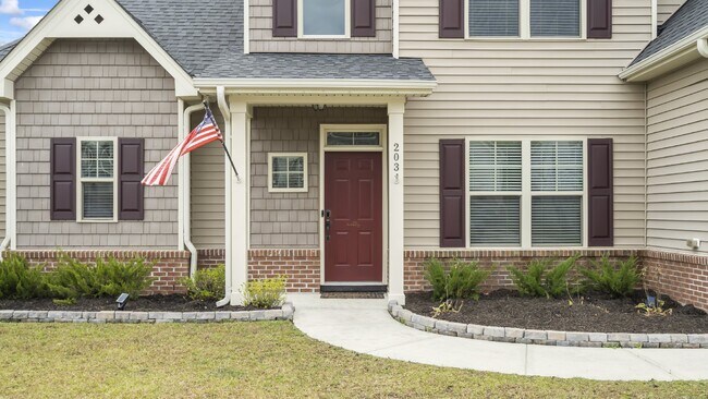 Building Photo - Towne Pointe