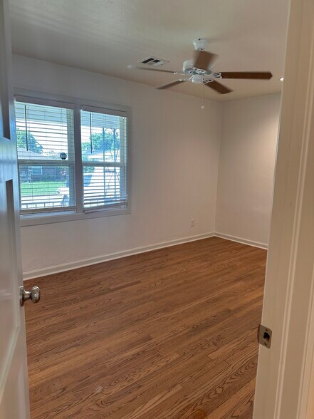 Building Photo - 708 NW 51st St