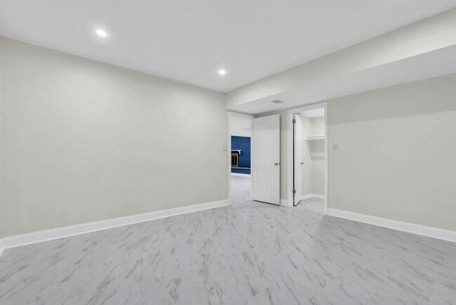 Building Photo - 8616 Chateau Dr