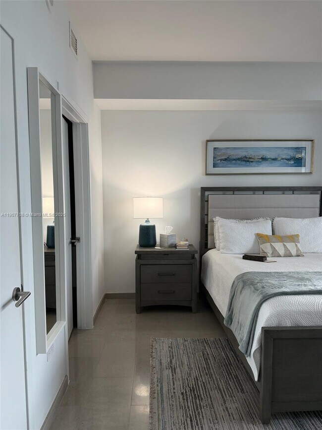 Building Photo - 88 SW 7th St