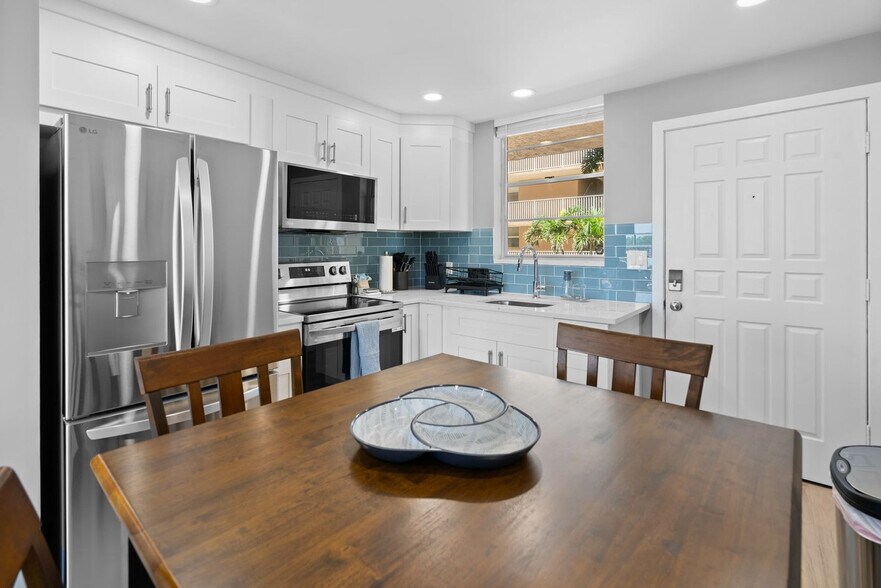 Building Photo - 5600 Bonita Beach Rd SW