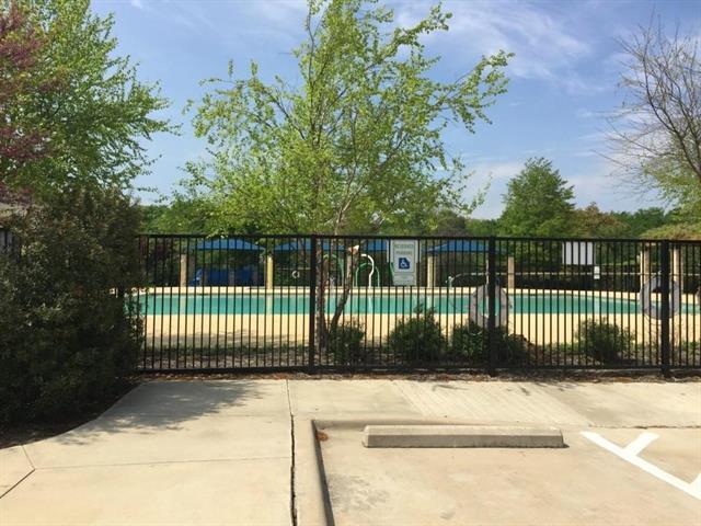 Building Photo - 808 Lake Forest Trl