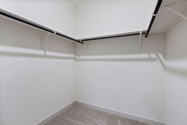 Building Photo - Beautiful 4 bedroom, 2 bathroom home in Pioneer Hill!!!