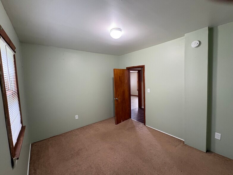 Building Photo - 162 Sunset Dr